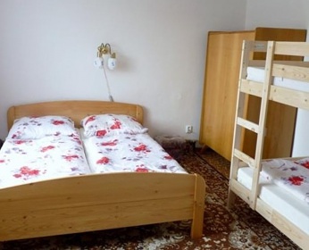 Chaloupka pod kostelem - Vrbice - vinný sklep
