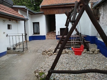 Chaloupka pod kostelem - Vrbice - vinný sklep