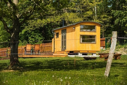 Glamping Podjetd - maringotka vhled na Jetd