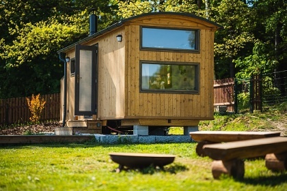 Glamping Podjetd - maringotka vhled na Jetd