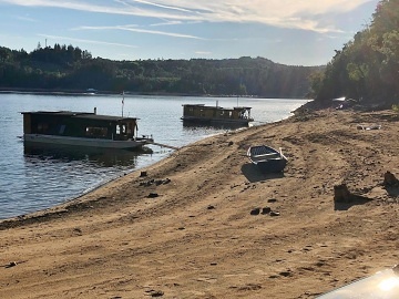 Hausbot Bessy na Orlické přehradě - Milešov