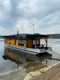 Hausbot Orlick� p�ehrada - Kam�k nad Vltavou