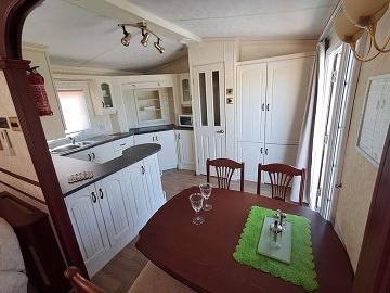 Dv� chaty u Novoml�nsk� vodn� n�dr�e - P�lava