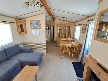 Dv� chaty u Novoml�nsk� vodn� n�dr�e - P�lava