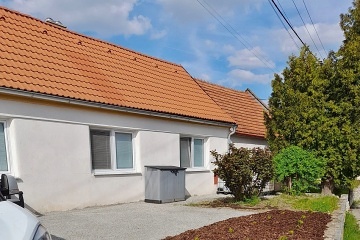 Chalupa s vinným sklípkem - Pálava - jižní Morava
