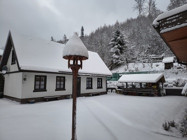 Chalupa s baz�nem - Vset�nsk� vrchy - Beskydy