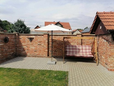 Chalupa Český ráj - bazén a vinný sklep - Jičín