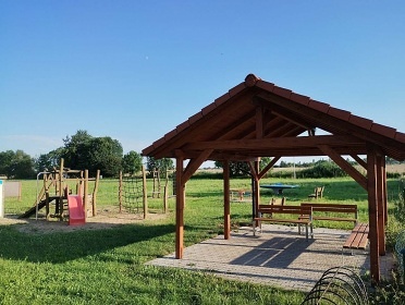 Chalupa s baz�nem �esk� r�j - Prachovsk� sk�ly