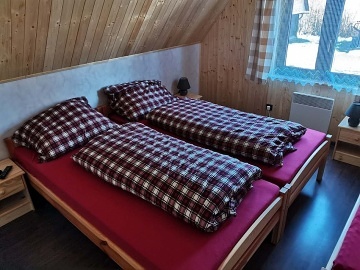 Chata terasa a baz�n - P��rodn� rezervace Rejv�z