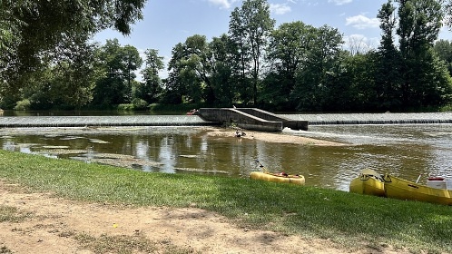 Chata u S�zavy - lod� a rafty - �esk� �ternberk