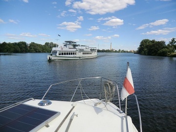Zážitek na vodě - Obytné lodě - Vltava a Labe