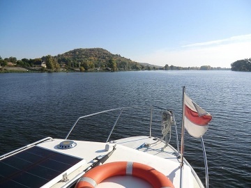 Zážitek na vodě - Obytné lodě - Vltava a Labe
