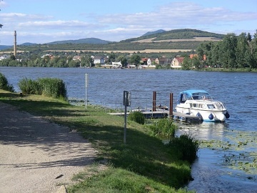 Zážitek na vodě - Obytné lodě - Vltava a Labe