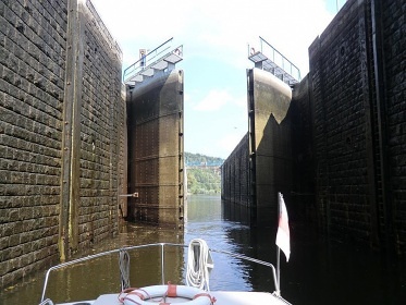 Zážitek na vodě - Obytné lodě - Vltava a Labe