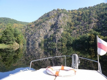 Zážitek na vodě - Obytné lodě - Vltava a Labe