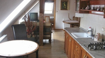 Chalupa s baznem - s vhledem na Such vrch