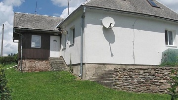 Chalupa s baz�nem - a v�hledem na Such� vrch