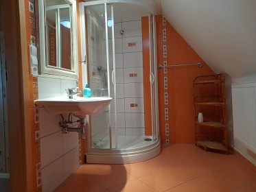 Chalupa s baznem - s vhledem na Such vrch