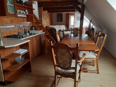 Chalupa s baznem - s vhledem na Such vrch