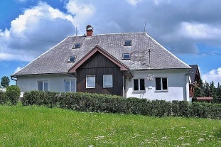 Chalupa s bazénem - s výhledem na Suchý vrch