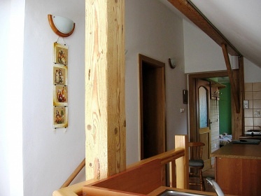 Chalupa a vinn sklep - u pehrady Nov Mlny