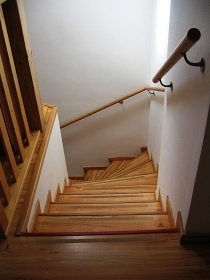 Chalupa a vinn sklep - u pehrady Nov Mlny