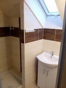 Chalupa u hradu Trosky - �esk� r�j - Hrub� Sk�la