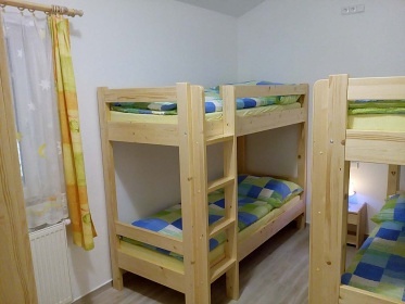 Chalupa u hradu Trosky - �esk� r�j - Hrub� Sk�la