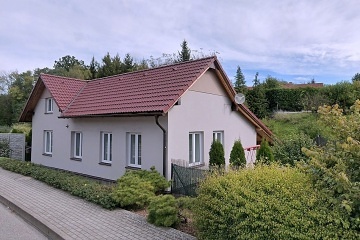 Chalupa u hradu Trosky - �esk� r�j - Hrub� Sk�la