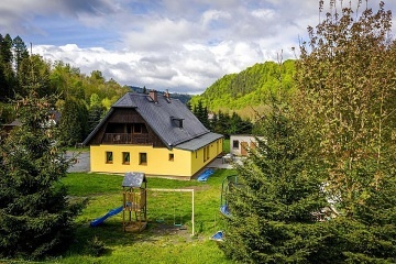 Chalupa pro d�ti a h�i�t� - term�ly Velk� Losiny