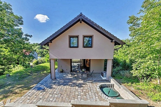 Chata a vinn sklep - pehrada Nov Mlny - Plava