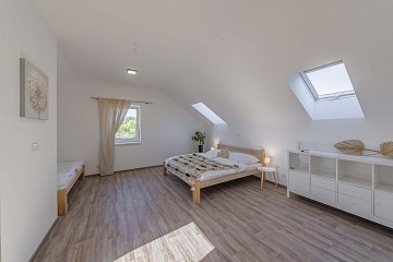 Chata a vinn sklep - pehrada Nov Mlny - Plava