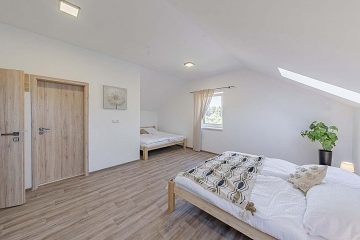 Chata a vinn sklep - pehrada Nov Mlny - Plava