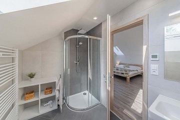 Chata a vinn sklep - pehrada Nov Mlny - Plava