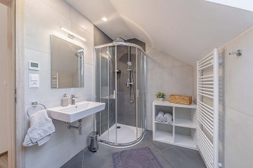 Chata a vinn sklep - pehrada Nov Mlny - Plava