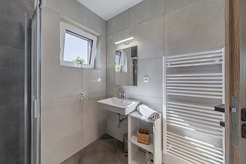 Chata a vinn sklep - pehrada Nov Mlny - Plava