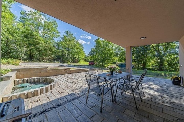 Chata a vinn sklep - pehrada Nov Mlny - Plava