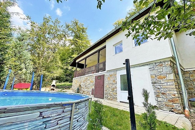 Chata s bazénem - přehrada Vranov - Cornštejn