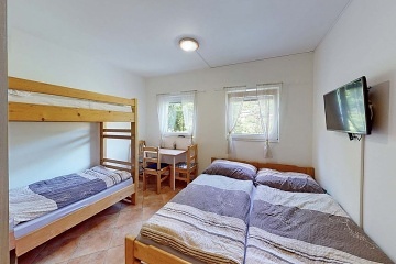 Chata s baznem - pehrada Vranov - Corntejn