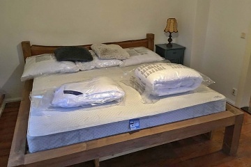 Chalupa se zahradou u potoka - Kru�n� hory