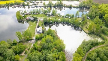 Glamping s wellness - pozemek na rybaření - Sandberk