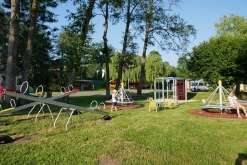 Chaty s baz�nem - CHKO Beskydy - Pustevny