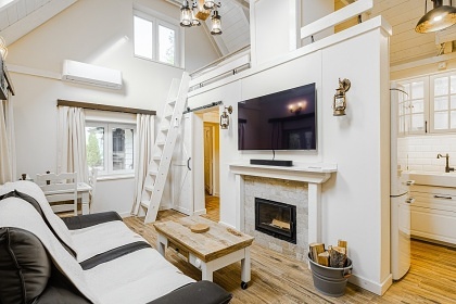 Chata Kru�n� hory - hrad Per�tejn - �eka Oh�e