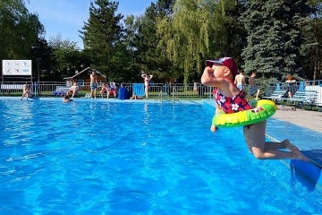 Chaty a bungalov s baz�nem - Gibon park - Beskydy