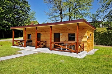 Chaty a Kemp s baz�nem - Gibon park - Beskydy