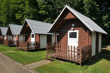 Chaty a Kemp s baz�nem - Gibon park - Beskydy