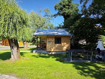 Chaty a Kemp s baz�nem - Gibon park - Beskydy