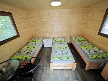 Chaty a Kemp s baz�nem - Gibon park - Beskydy