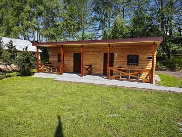 Chaty a Kemp s baz�nem - Gibon park - Beskydy