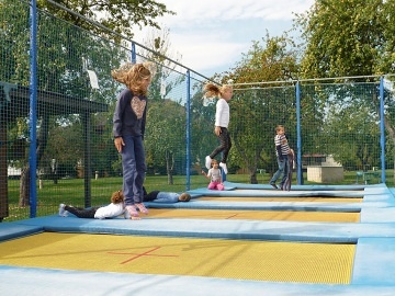 Chaty a Kemp s baz�nem - Gibon park - Beskydy